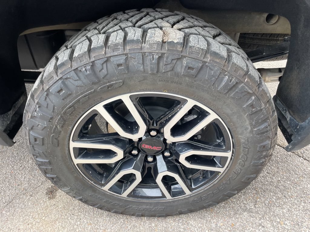 Used 2026 GMC Sierra 1500 AT4 w/ AT4 Premium Package AWD/4WD image 11
