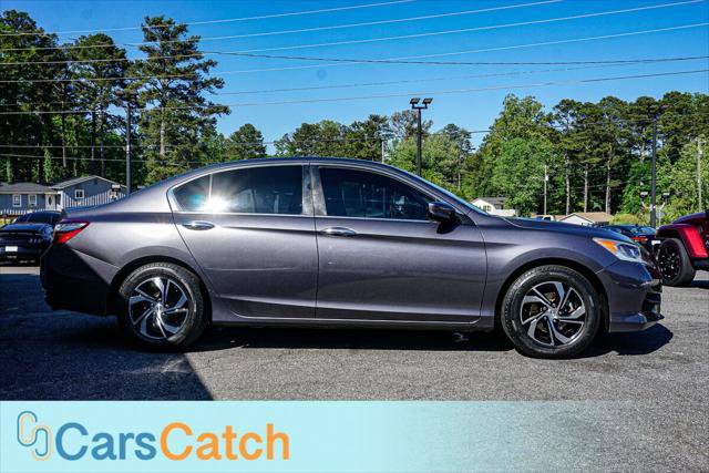 Used 2017 Honda Accord LX image 9