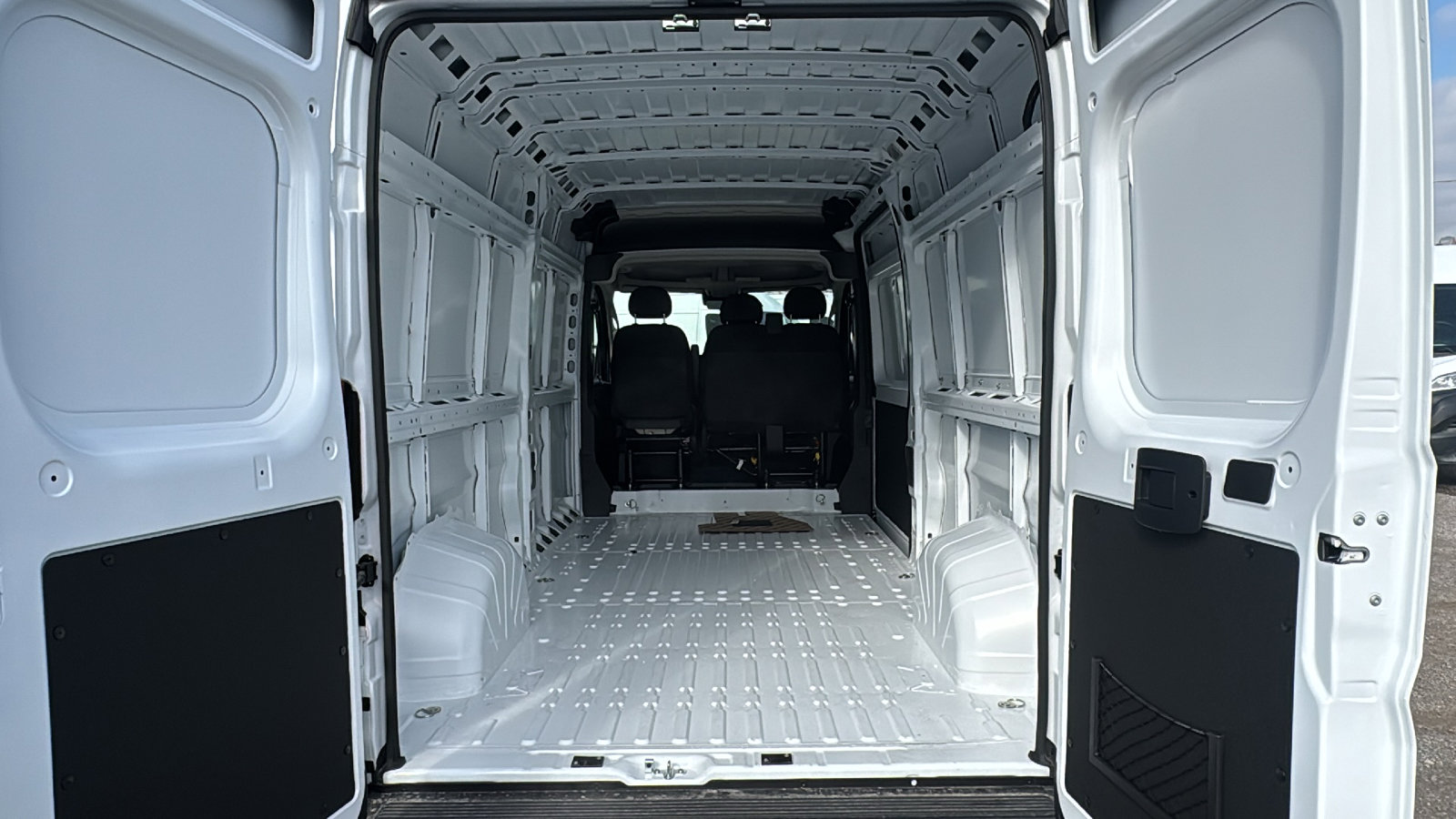 New 2026 RAM ProMaster 2500 image 14