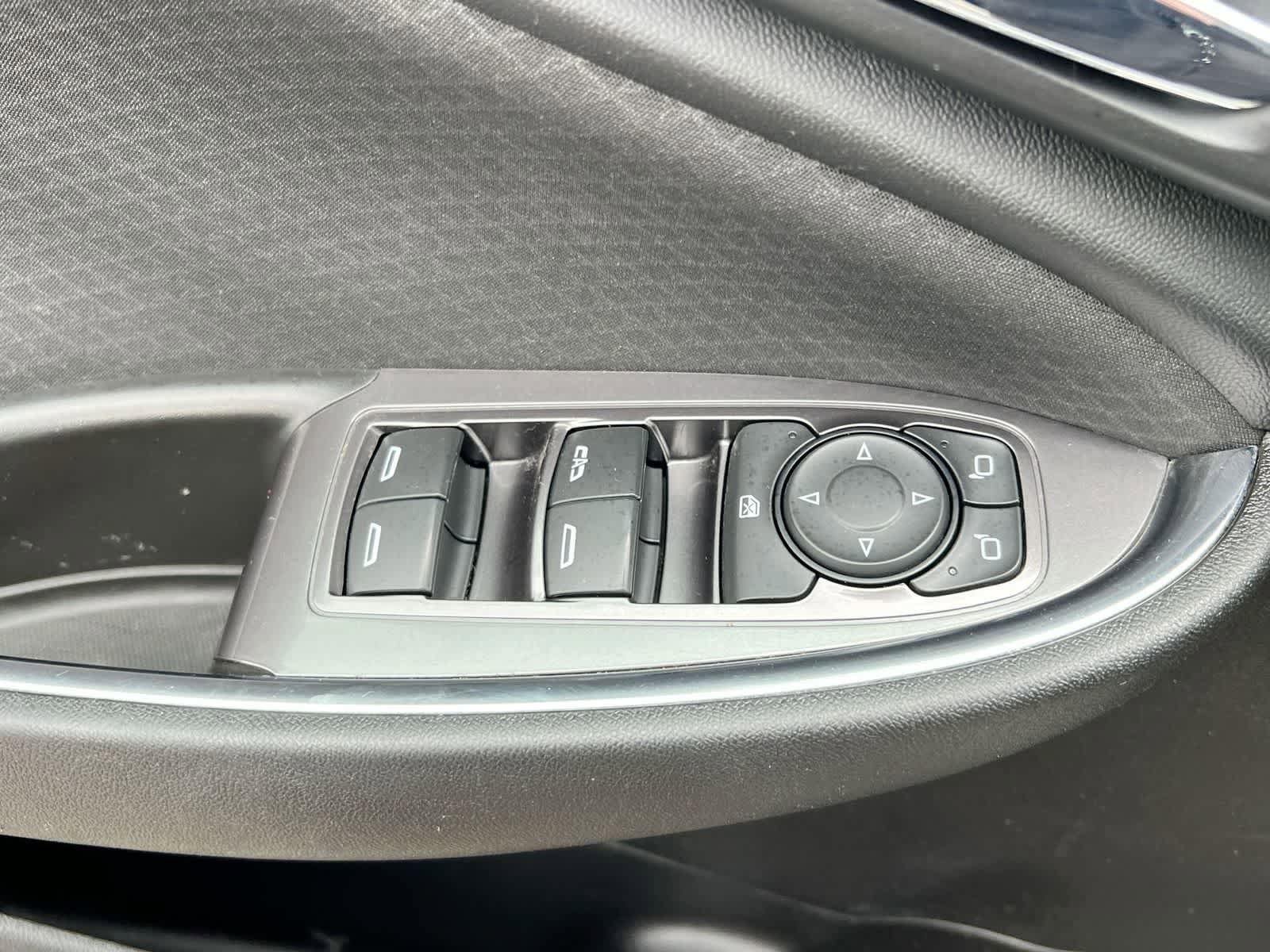Used 2016 Chevrolet Malibu LT FWD image 17