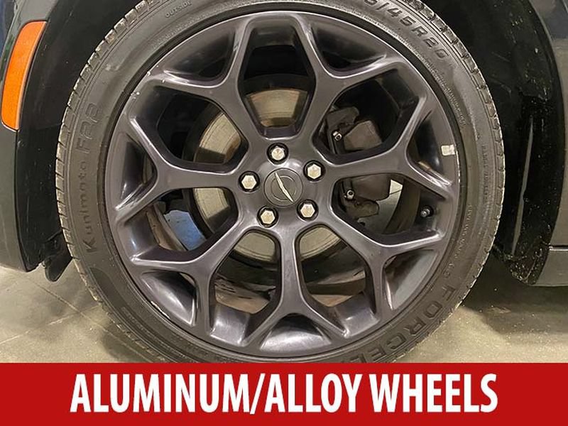 Used 2019 Chrysler 300 S RWD image 6