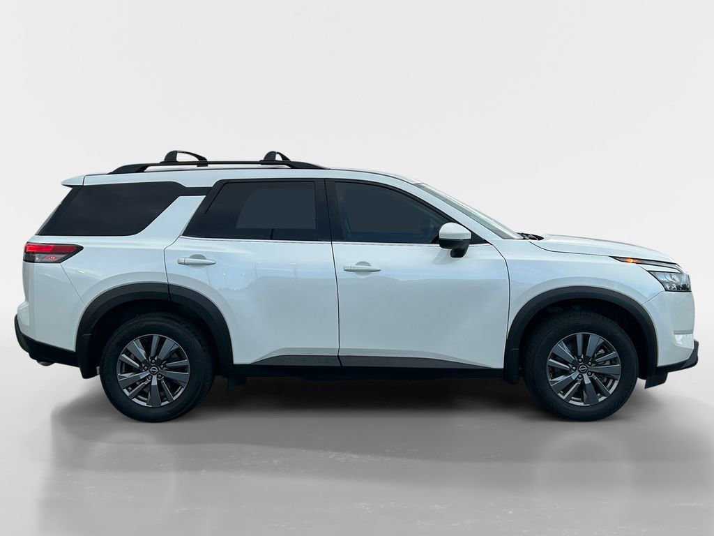 Used 2024 Nissan Pathfinder SV image 6