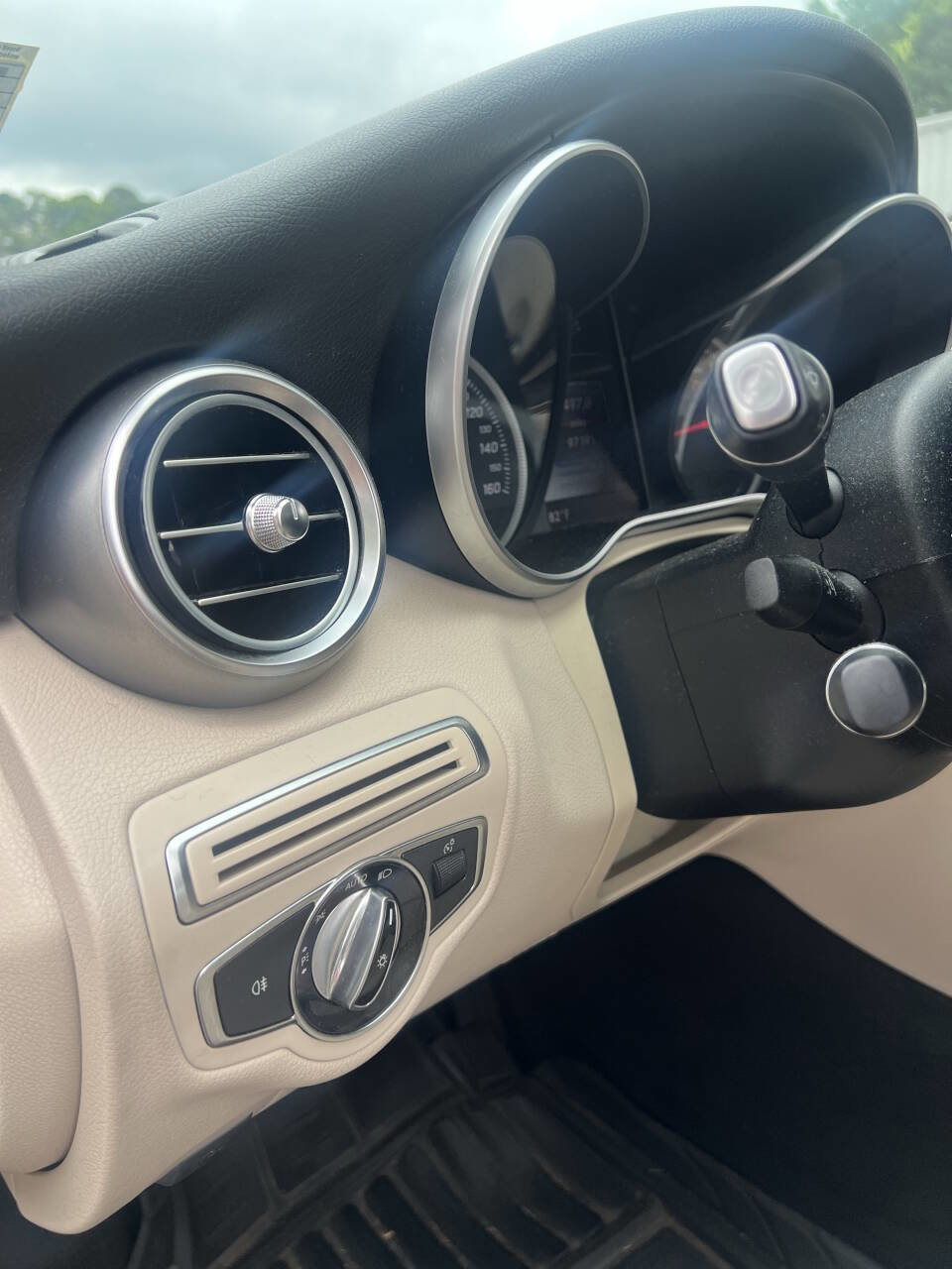 Used 2015 Mercedes-Benz C 300 4MATIC Sedan image 12