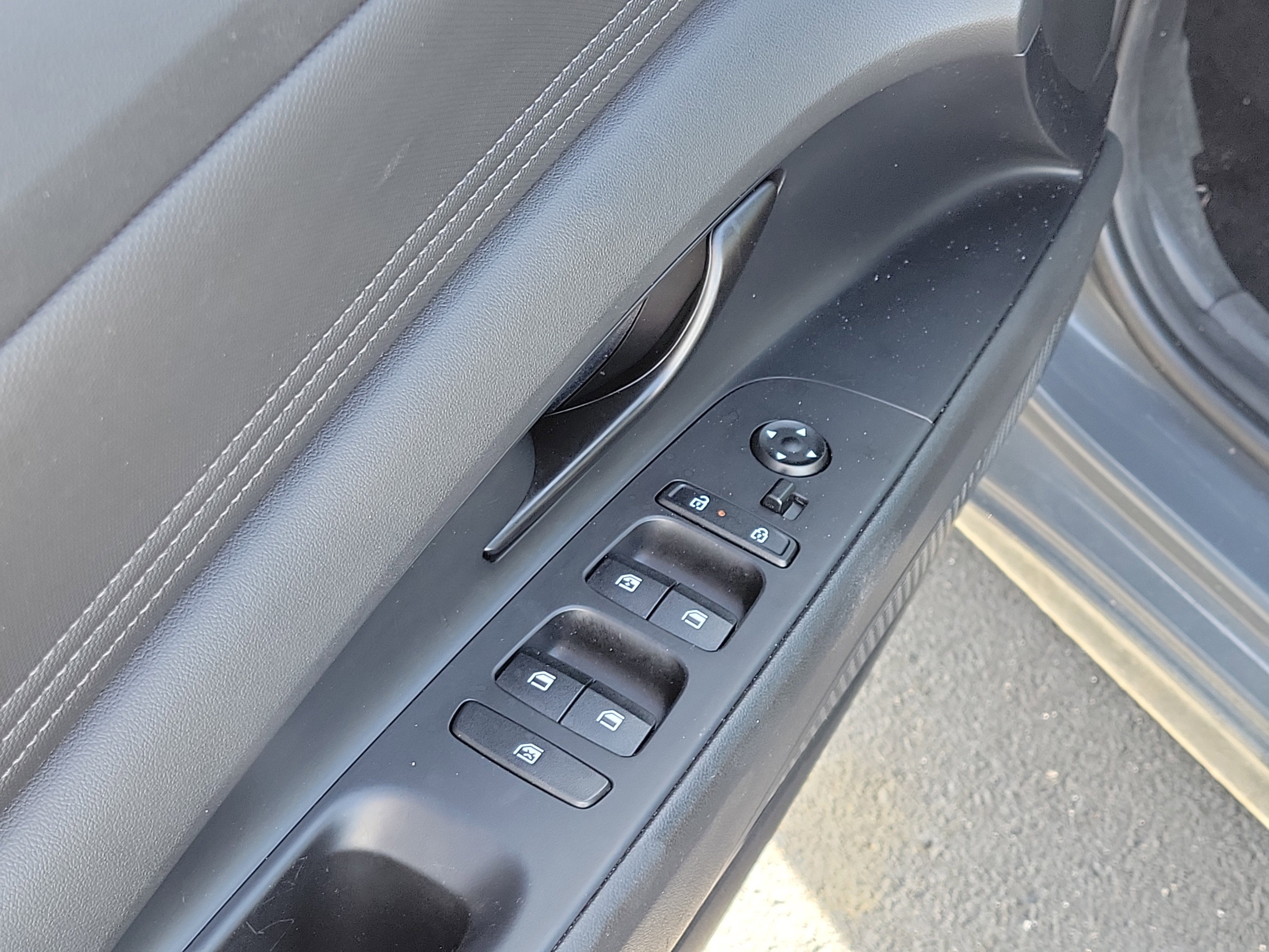 Used 2025 Hyundai Elantra Sport image 20