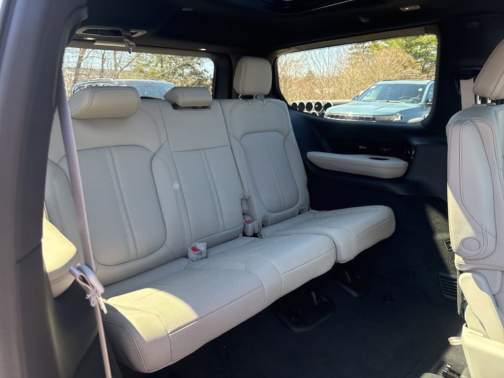 New 2026 Jeep Grand Wagoneer Summit image 32