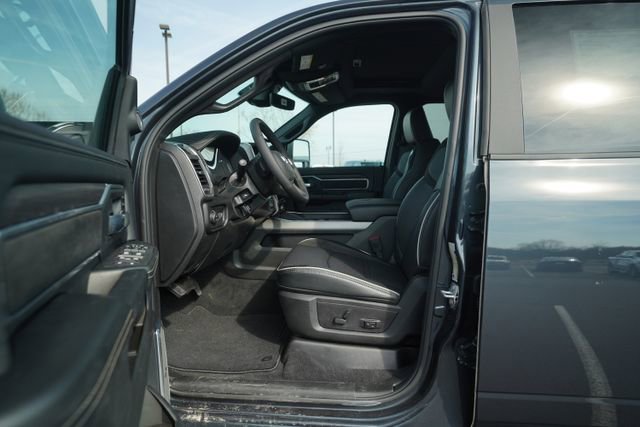New 2026 RAM 2500 Laramie AWD/4WD image 13
