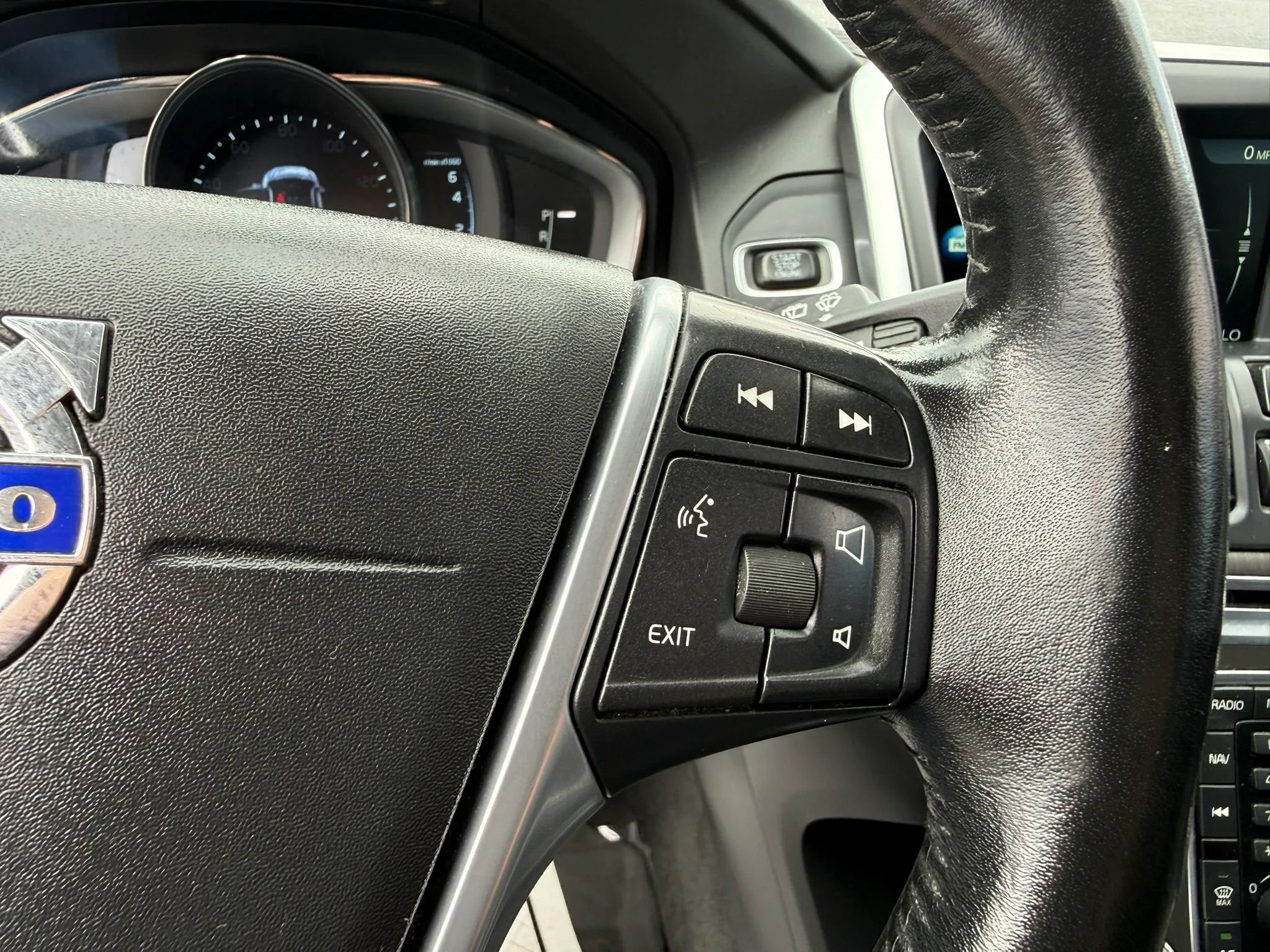 Used 2016 Volvo XC60 T5 Premier w/ Protection Package AWD/4WD image 22