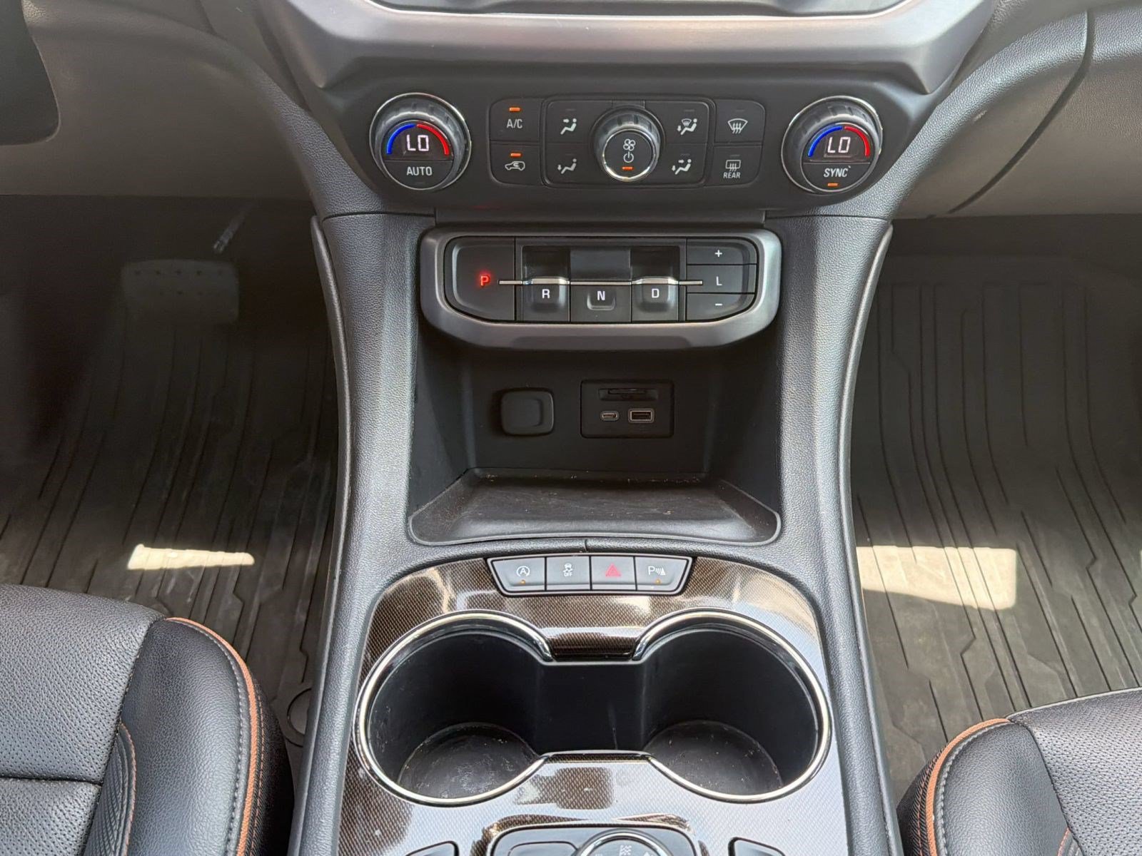 Used 2022 GMC Acadia AT4 w/ Technology Package AWD/4WD image 19