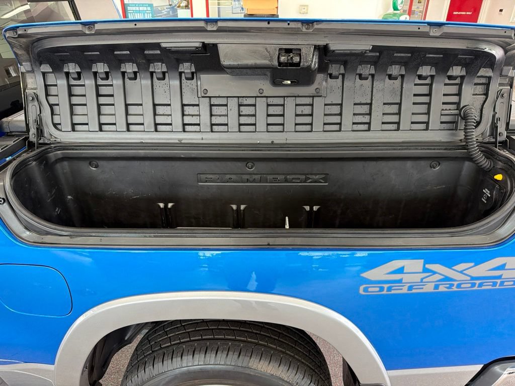 Used 2020 RAM 1500 Laramie AWD/4WD image 25