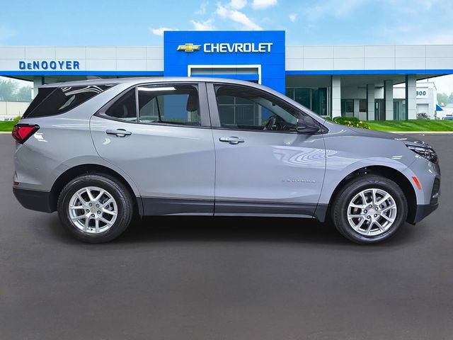 Used 2024 Chevrolet Equinox LS w/ Driver Confidence II Package AWD/4WD image 6