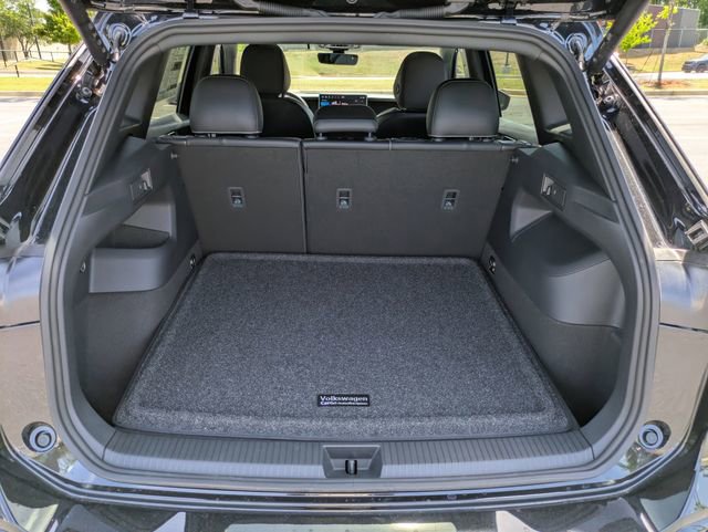 New 2026 Volkswagen Tiguan SE FWD image 14
