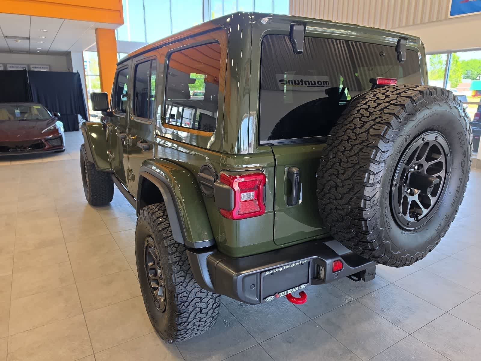 Used 2023 Jeep Wrangler Unlimited Rubicon w/ Xtreme 35 Tire Package AWD/4WD image 11
