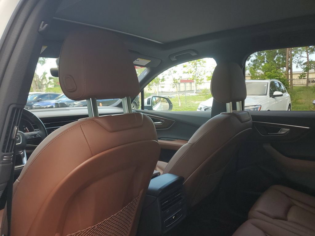 Certified 2025 Audi Q7 3.0T Premium Plus AWD/4WD image 18