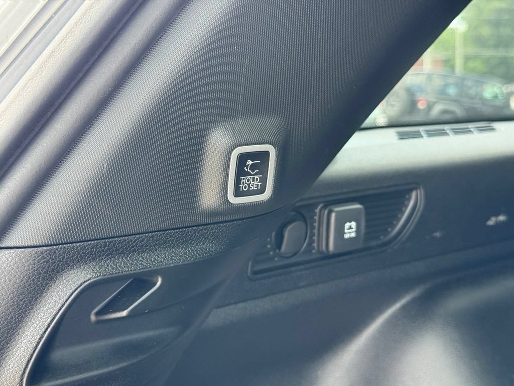 Used 2023 Jeep Grand Cherokee Altitude AWD/4WD image 27