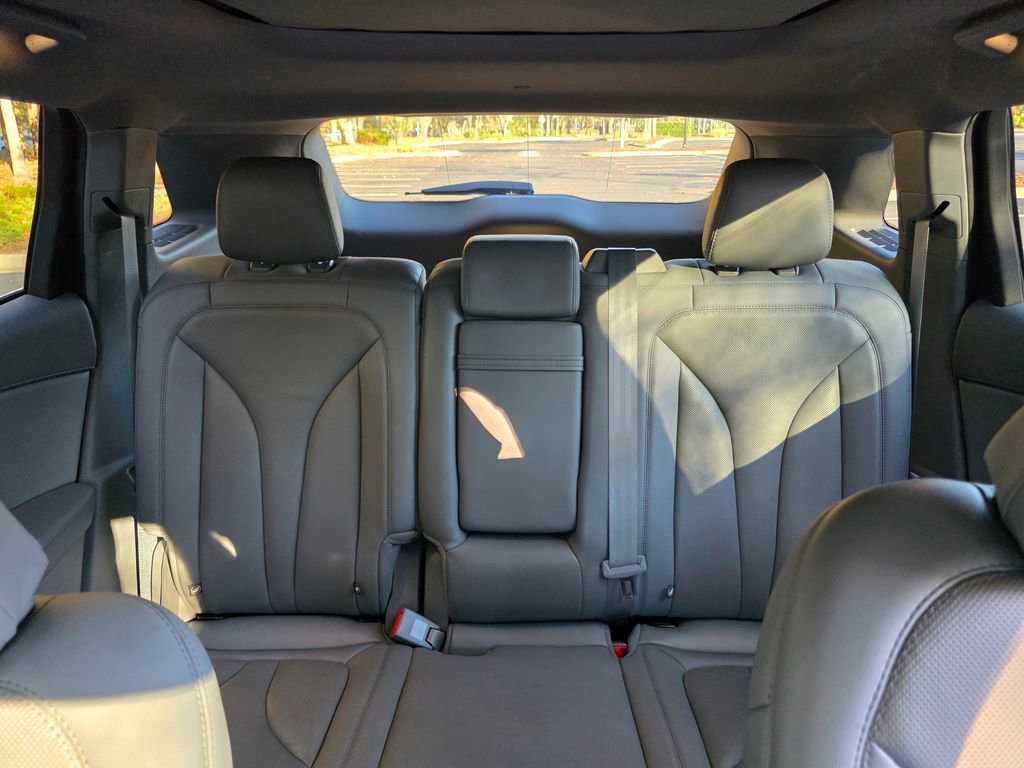 Used 2022 Lincoln Nautilus Reserve w/ Luxury Package image 24