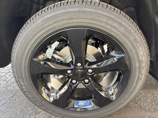 New 2025 Jeep Grand Cherokee Altitude image 27