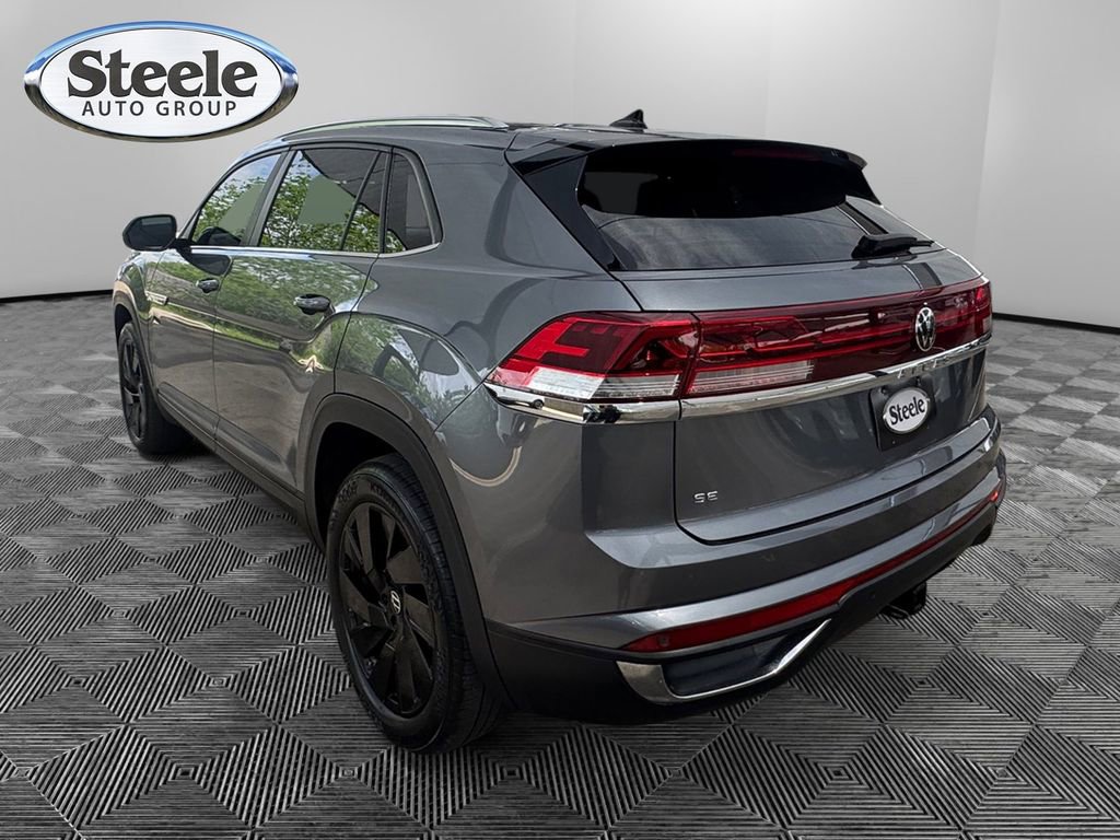Used 2024 Volkswagen Atlas Cross Sport SE image 3