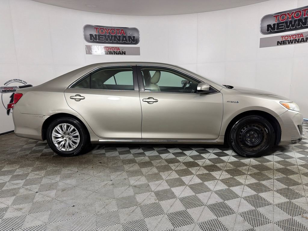 Used 2014 Toyota Camry LE FWD image 2