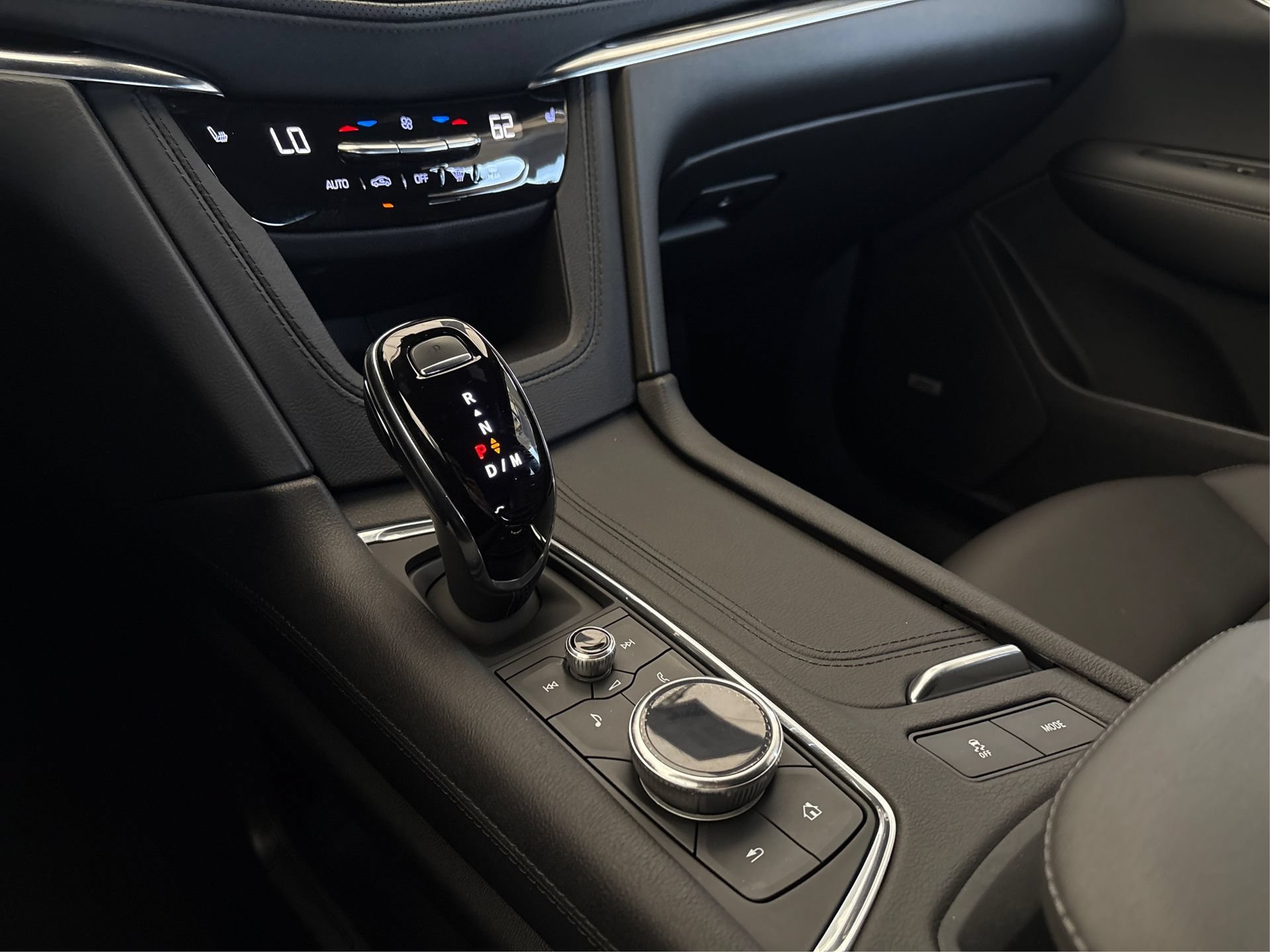 Certified 2023 Cadillac XT6 Luxury FWD image 29