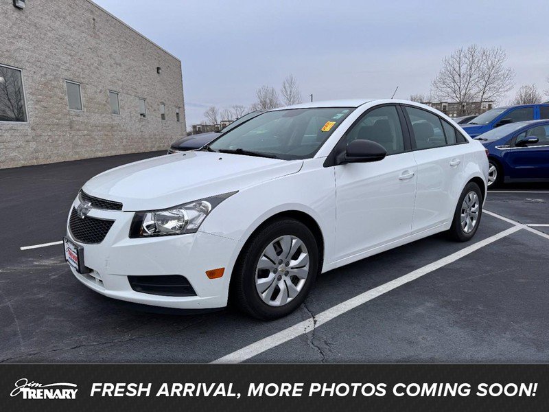 Used 2014 Chevrolet Cruze LS video 1