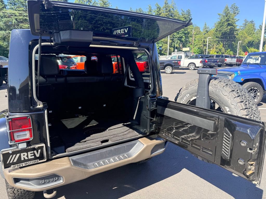 Used 2016 Jeep Wrangler Unlimited Sahara AWD/4WD image 13