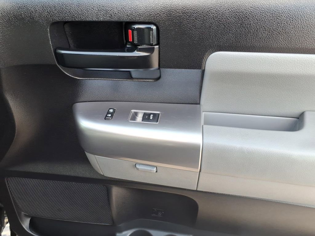 Used 2020 Toyota Sequoia SR5 RWD image 7