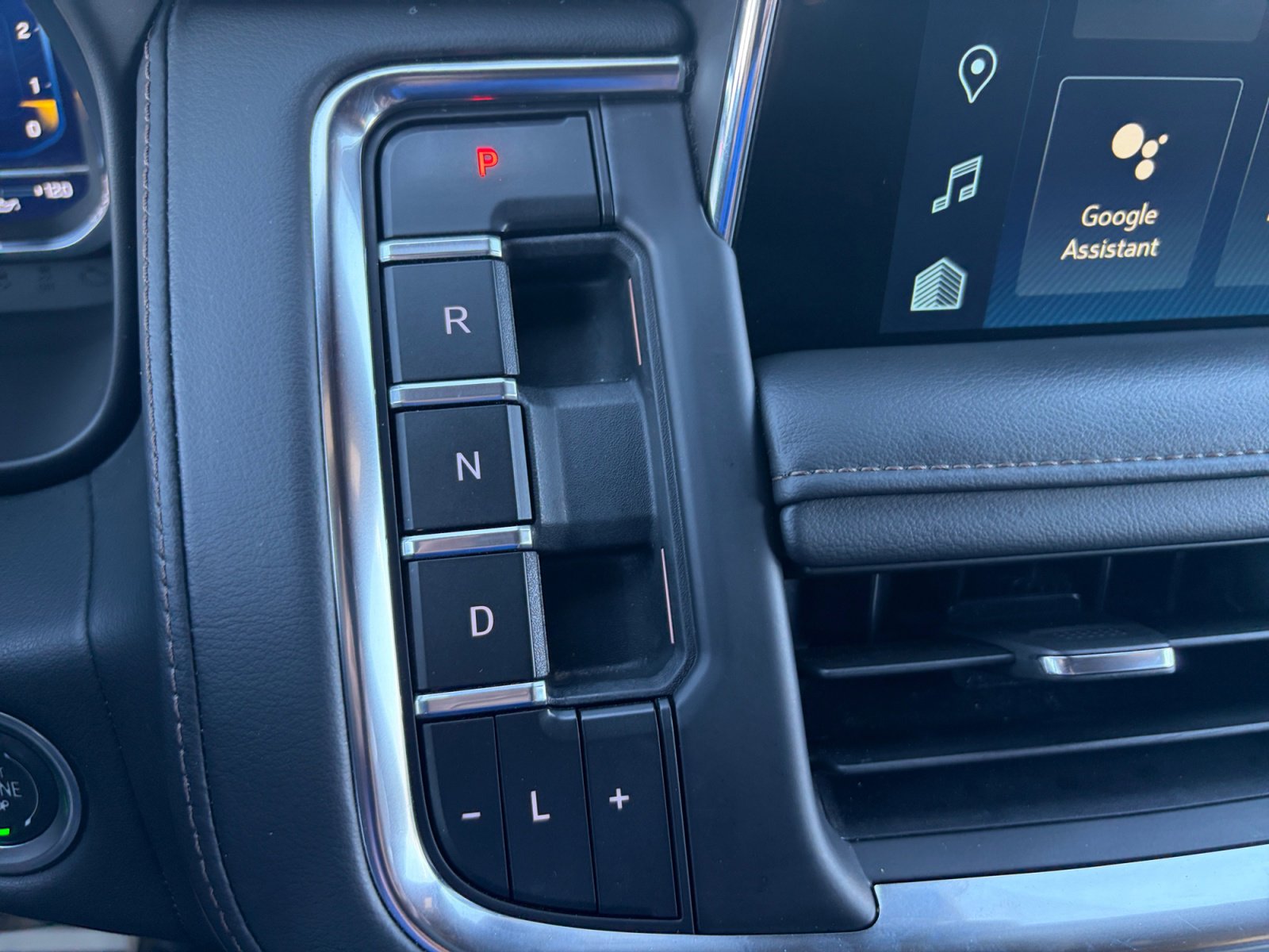 Used 2024 Chevrolet Tahoe High Country image 20