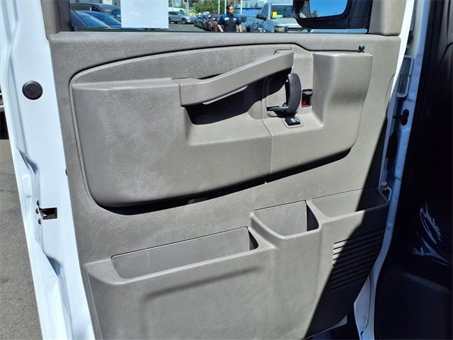 Used 2024 Chevrolet Express 3500 LT w/ LT Preferred Equipment Group image 8