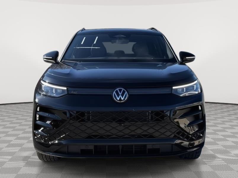 New 2026 Volkswagen Tiguan SE R-Line image 8
