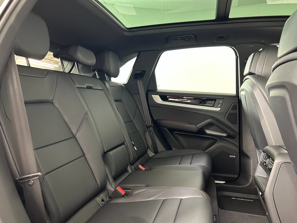 Certified 2026 Porsche Cayenne AWD/4WD image 26