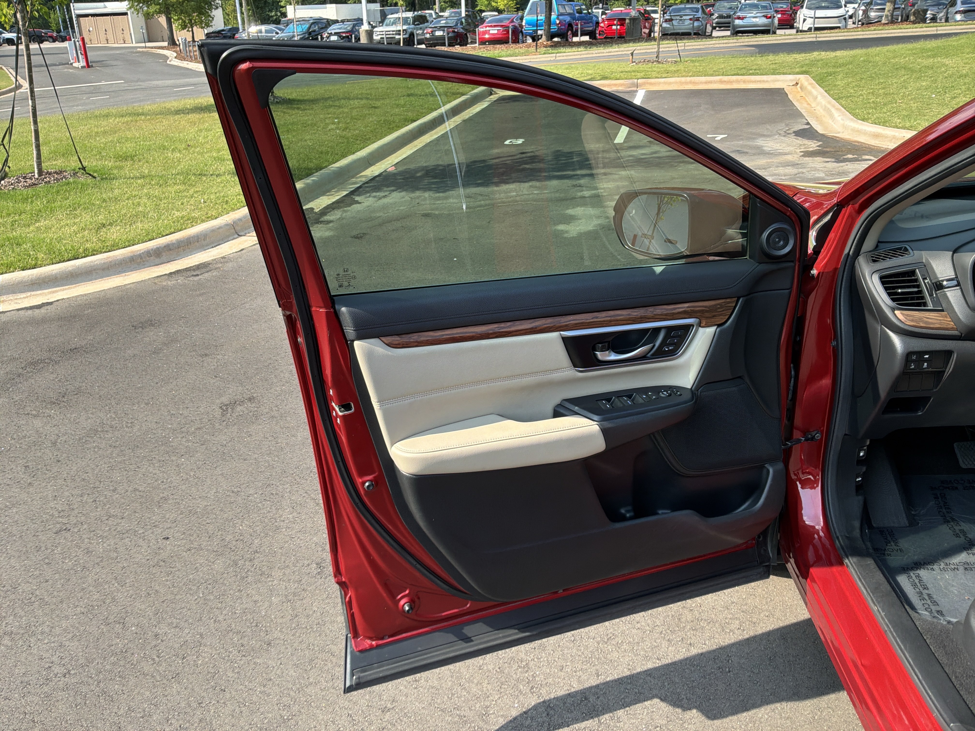 Used 2019 Honda CR-V Touring image 14