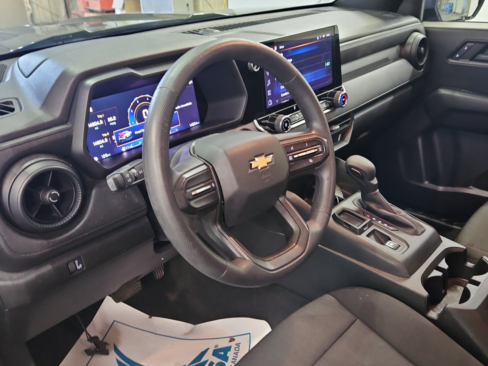 Used 2024 Chevrolet Colorado W/T image 10