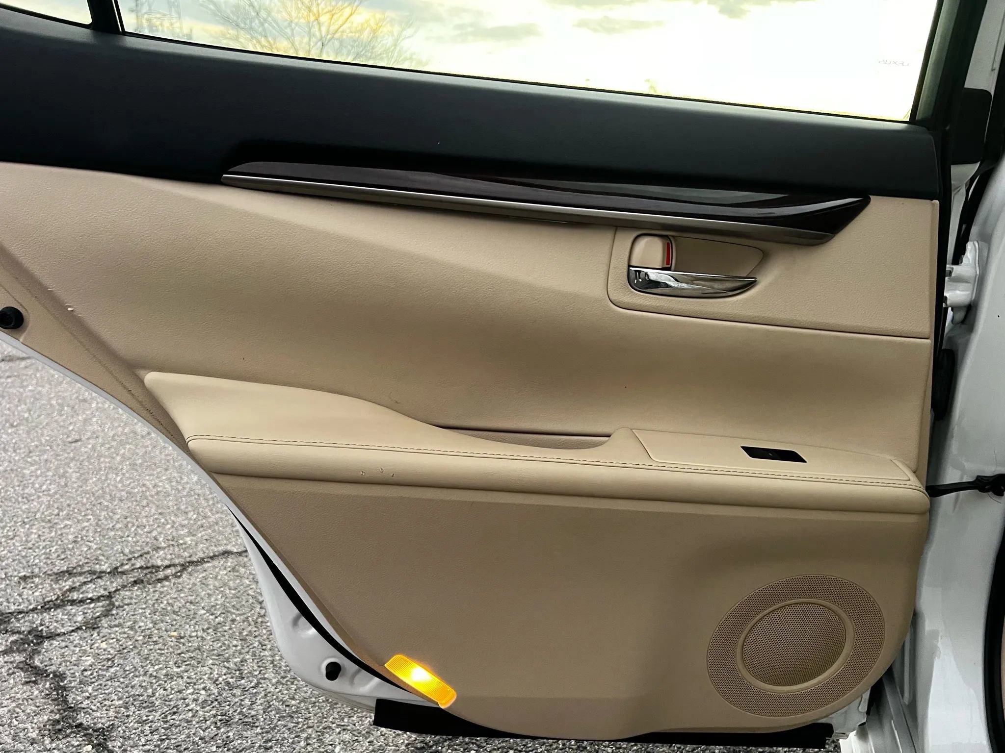 Used 2014 Lexus ES 350 ES 350 Sedan 4D w/ Premium Package image 24