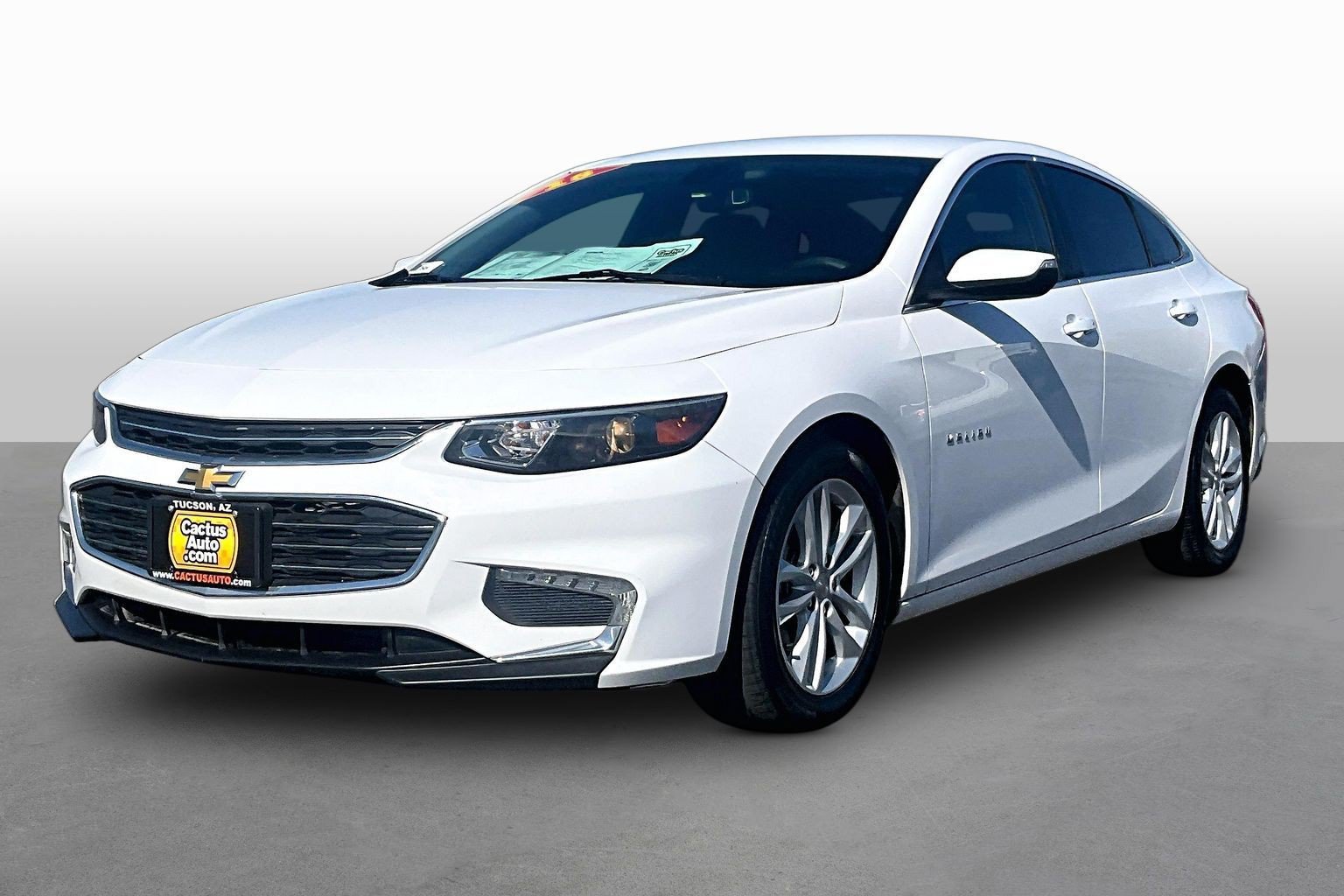 Used 2018 Chevrolet Malibu LT FWD image 1