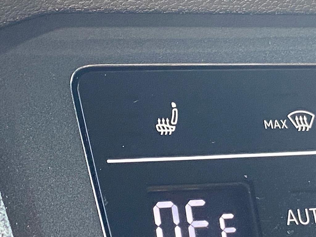 Certified 2023 Volkswagen Tiguan SE w/ Panoramic Sunroof Package image 15