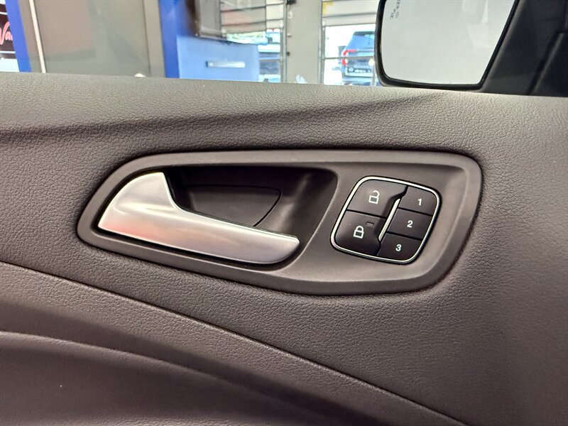 Used 2019 Ford Escape Titanium AWD/4WD image 42