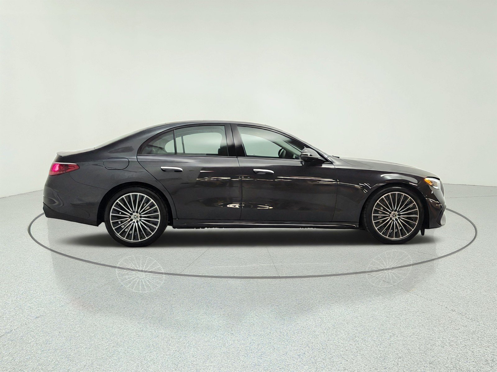 Used 2026 Mercedes-Benz E 450 4MATIC Sedan image 4