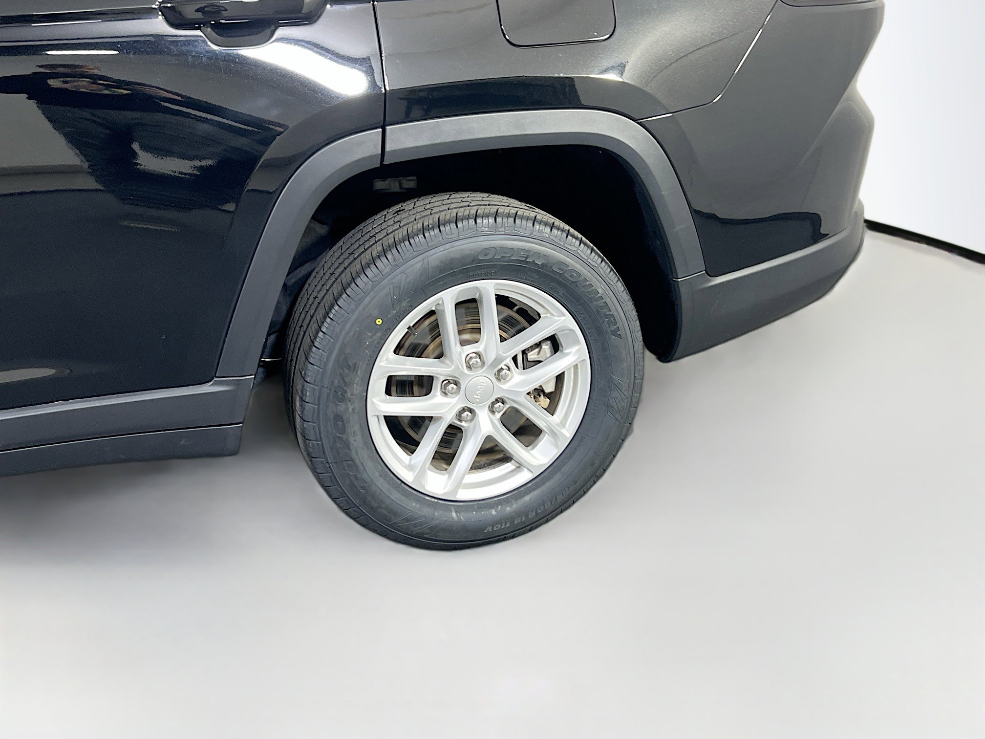 Used 2023 Jeep Grand Cherokee L Laredo AWD/4WD image 30