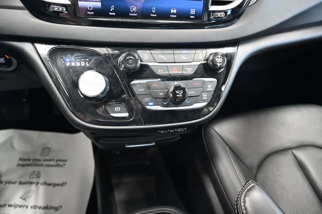 Used 2025 Chrysler Pacifica Select FWD image 19