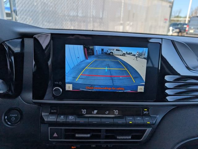 Used 2025 Toyota Camry LE FWD image 5