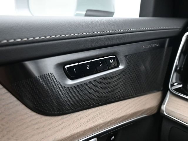 New 2026 Volvo XC90 B6 Plus w/ Protection Package Premier image 30