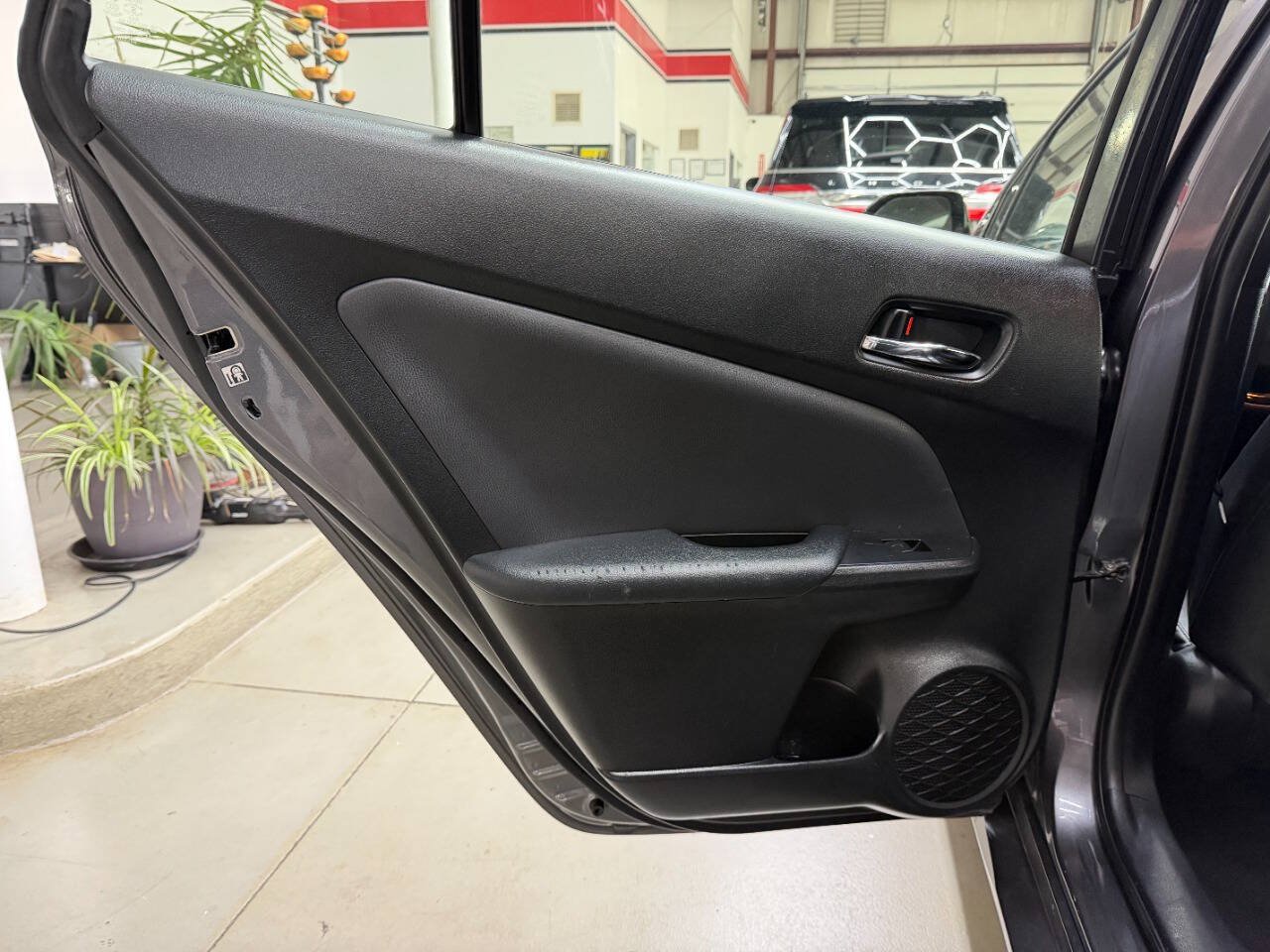 Used 2020 Toyota Prius XLE FWD image 12