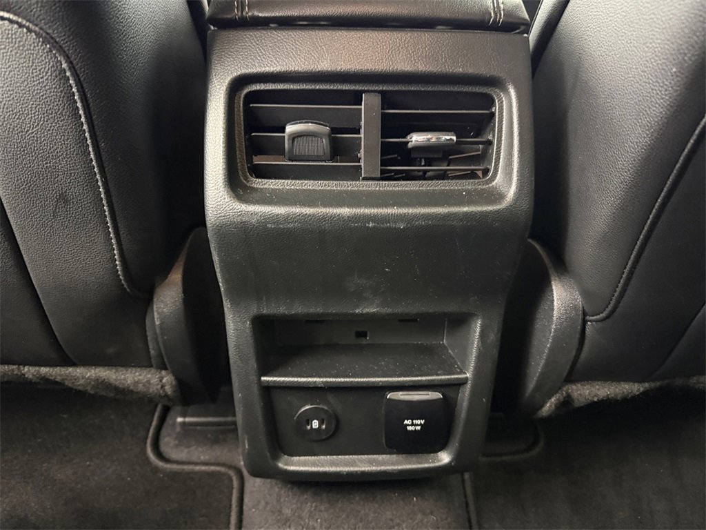Used 2024 Ford Edge Titanium image 28