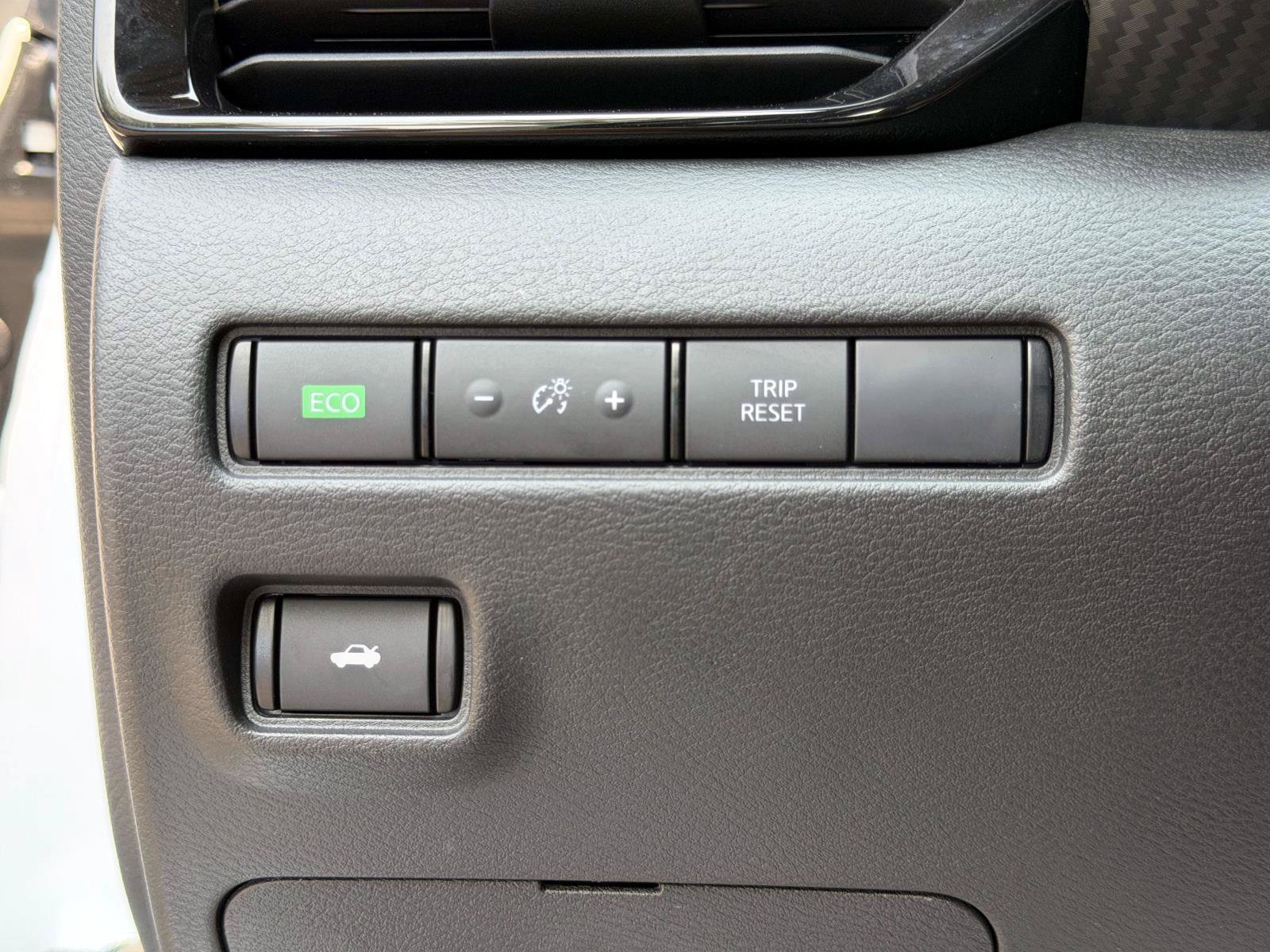 Used 2024 Nissan Sentra SV FWD image 19