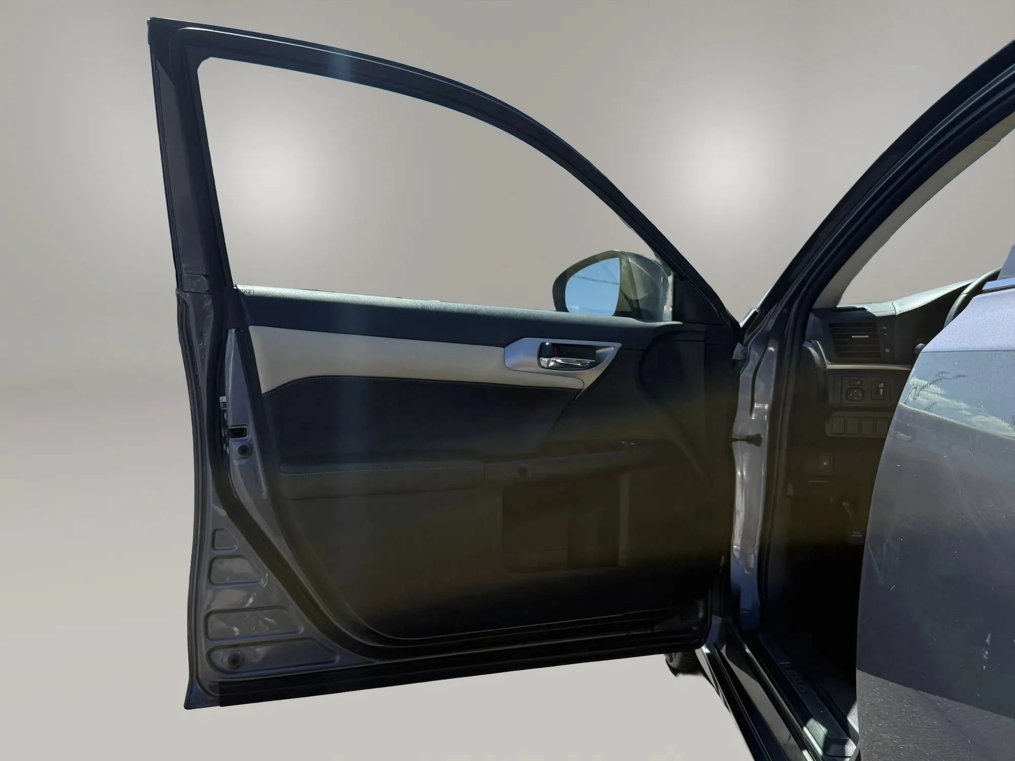 Used 2015 Lexus CT 200h w/ Navigation Package FWD image 10
