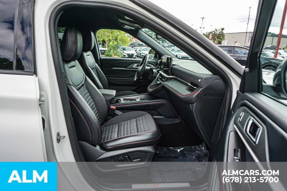 Used 2025 Ford Explorer ST-Line AWD/4WD image 24