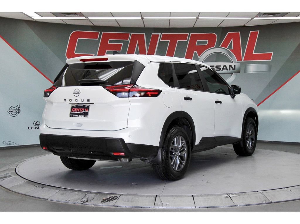 Certified 2025 Nissan Rogue S FWD image 5