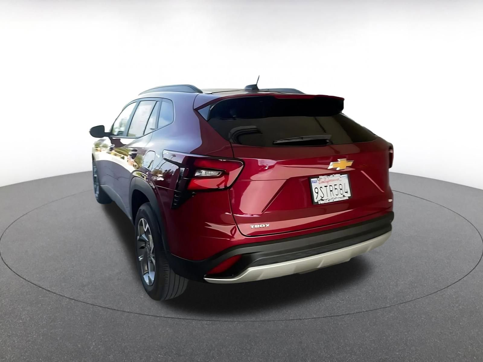 Used 2025 Chevrolet Trax LT image 10