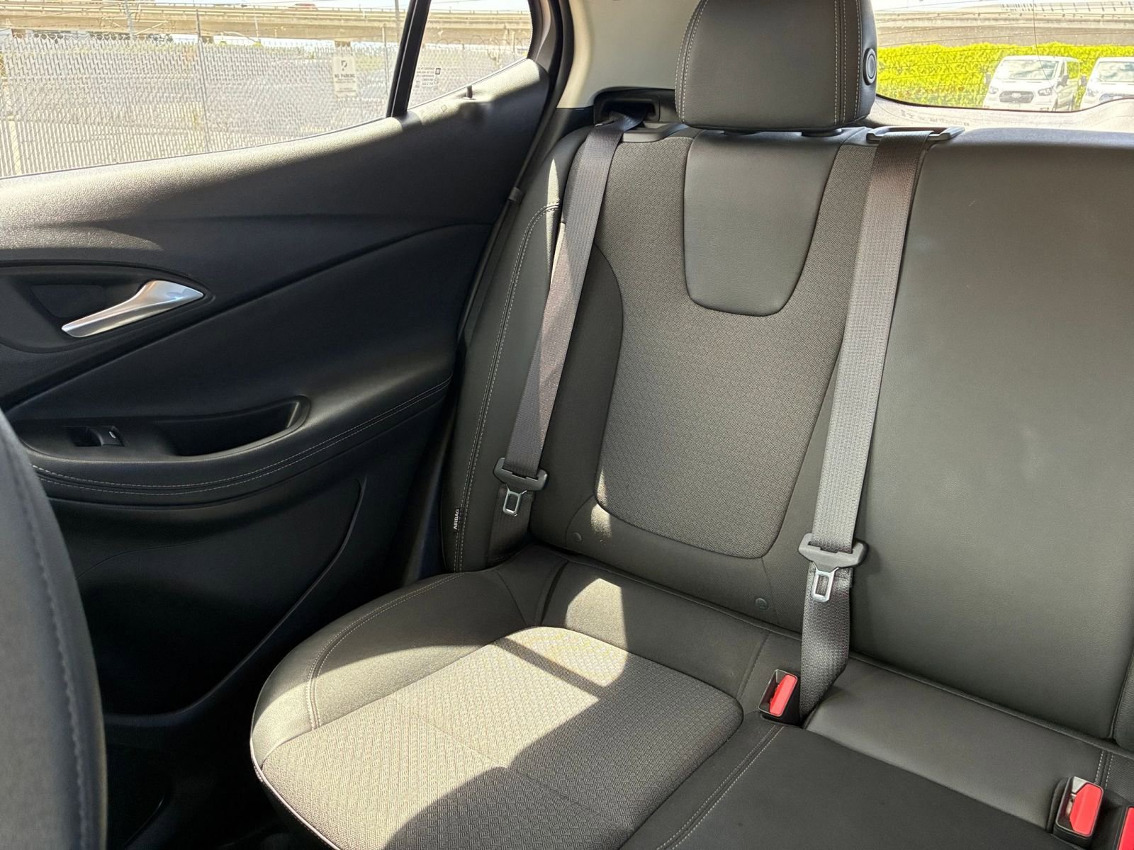 Used 2025 Buick Encore GX Preferred image 38