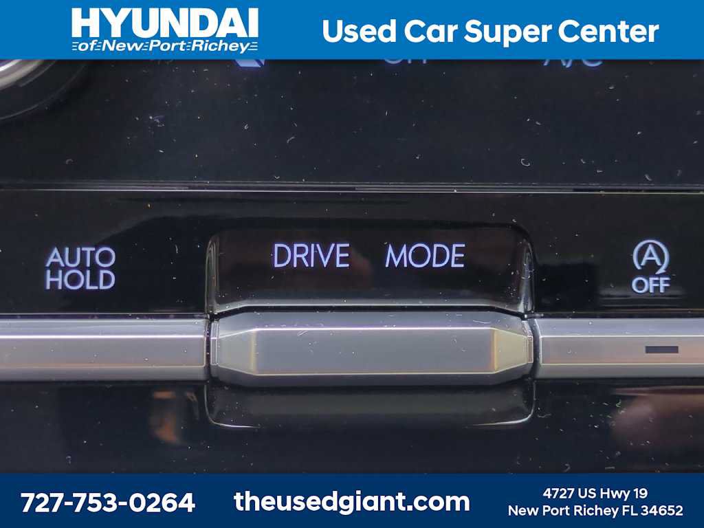 Certified 2025 Hyundai Santa Fe Limited FWD image 29